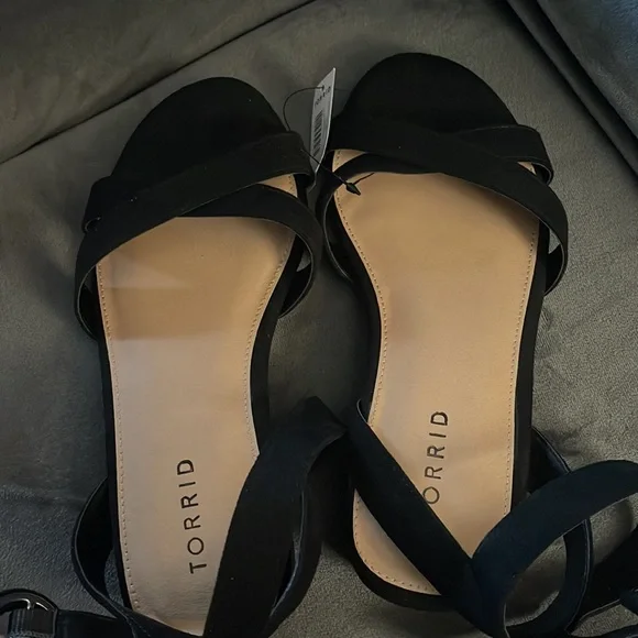 Black sandals - Picture 3 of 6